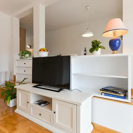 Spacious Chic Apartamento Zadar