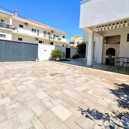 Spacious Chic