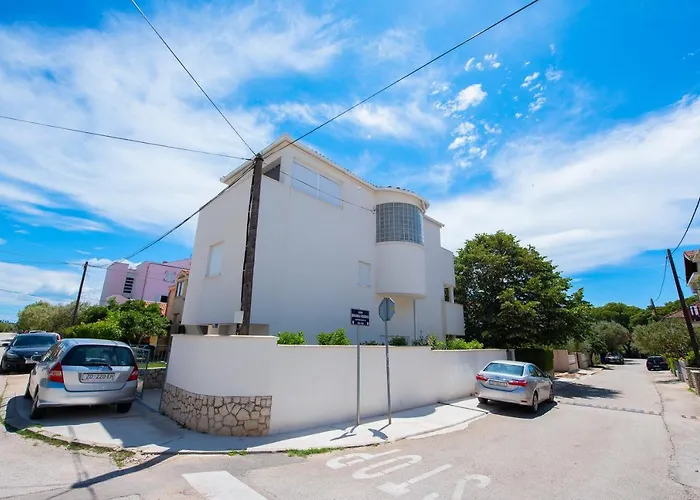 Spacious Chic Apartamento Zadar