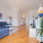 Spacious Chic *