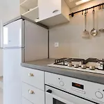 Spacious Chic 자다르