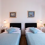 Spacious Chic 자다르