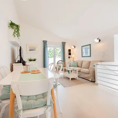 Spacious Chic Apartment