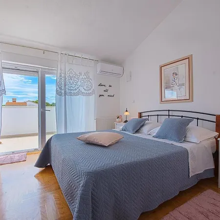 Spacious Chic