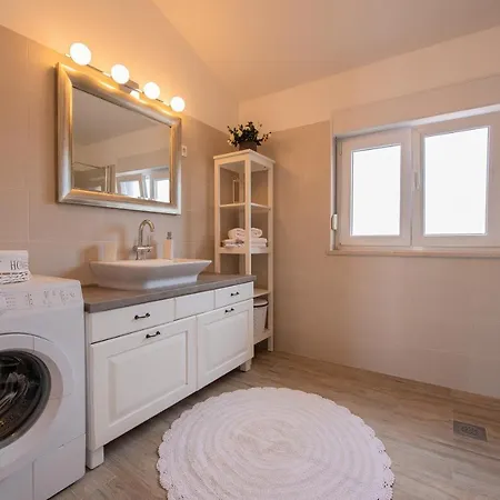 Spacious Chic Apartament Zadar