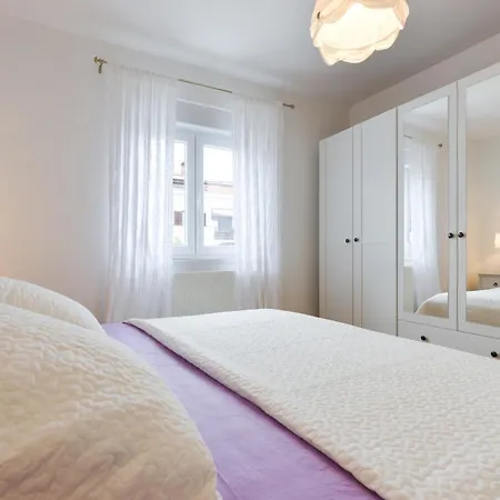 Apartament Spacious Chic *