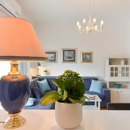 Spacious Chic Apartman