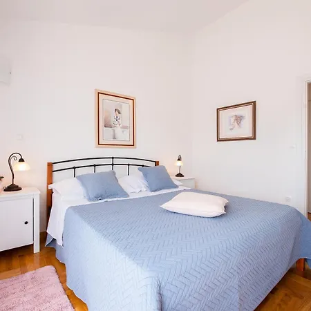 Spacious Chic Apartament *