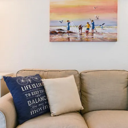 Spacious Chic Apartament