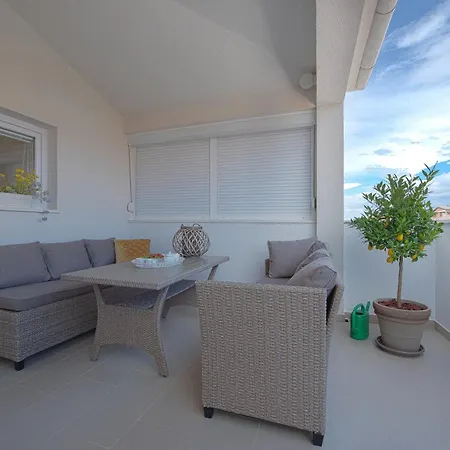 Spacious Chic Apartament *