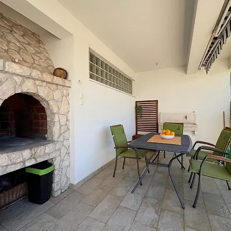 Spacious Chic Daire