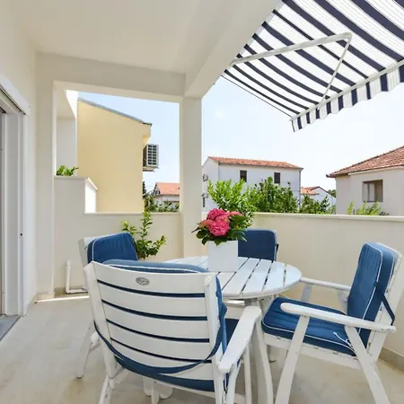 Spacious Chic * Zára