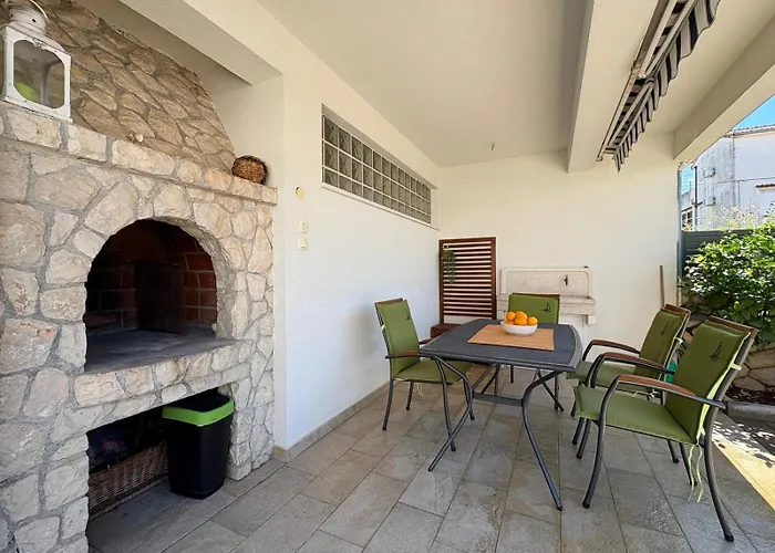 Spacious Chic Apartman