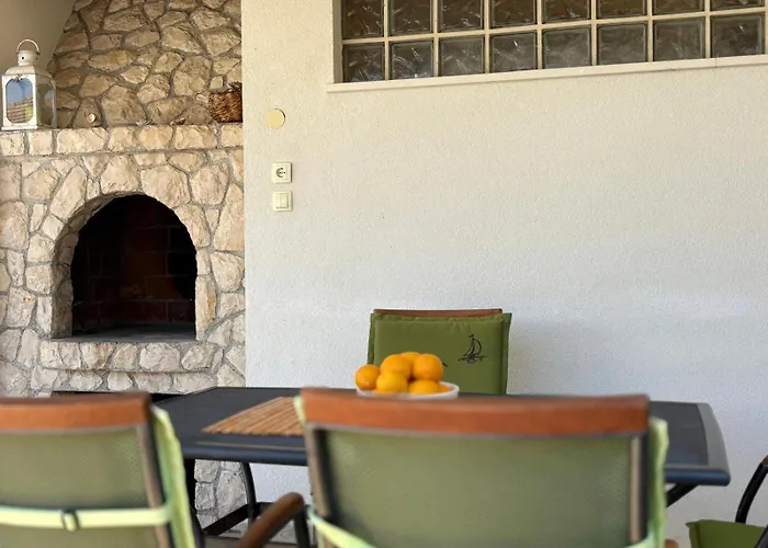 Spacious Chic Apartman